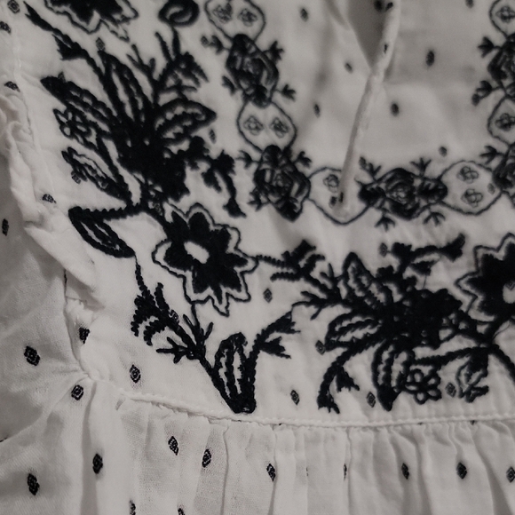 Loft Sleeveless Embroidered Blouse With Polka Dots Size XL White Black - Picture 3 of 4